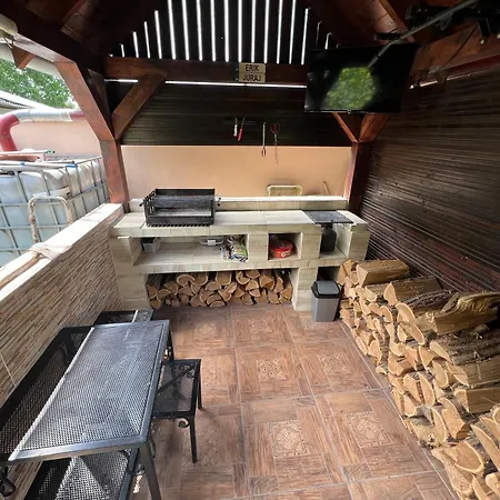 Дом отдыха -self-check- 4-room Family House With Heated Tub