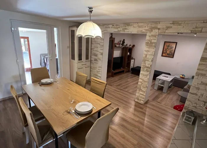 -self-check- 4-room Family House Levice