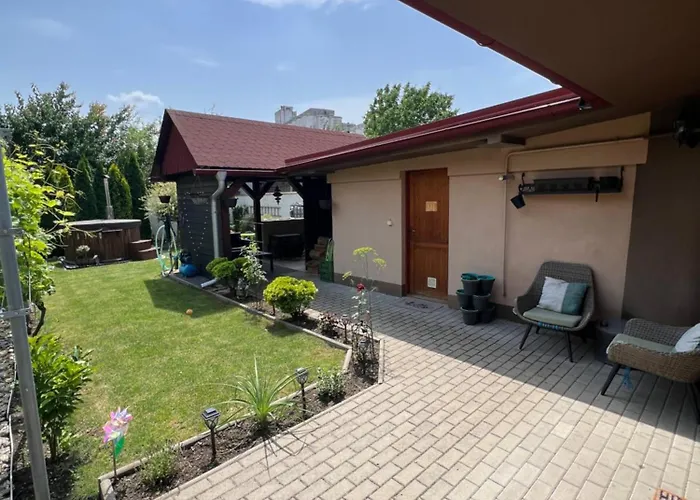 -self-check- 4-room Family House Dovolenkový dom Levice